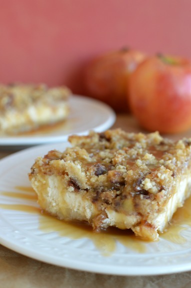 Apple crisp cheesecake bars